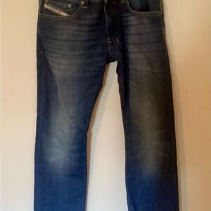 Diesel Jeans Men’s size 33/32.  Model Safado.  Straight leg, slim fit